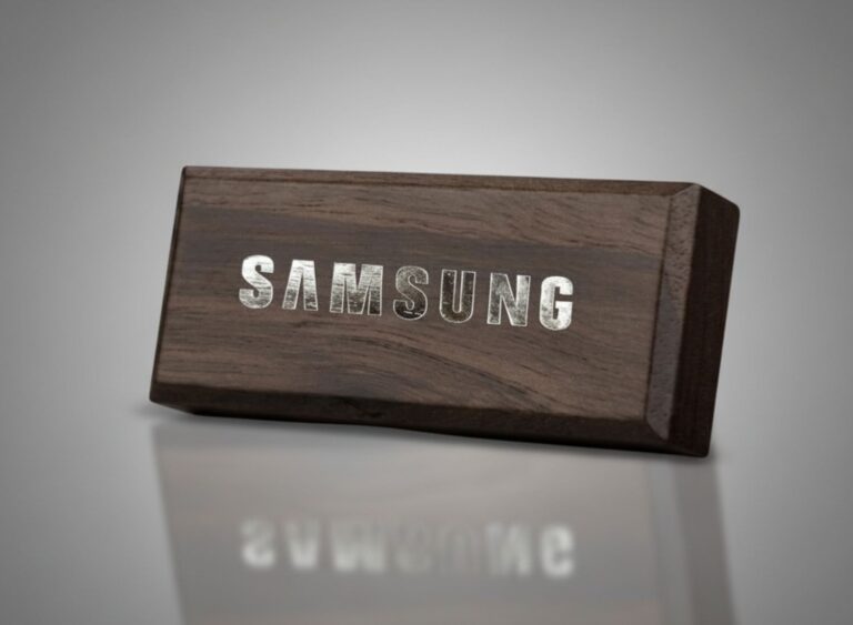 Drewniany zapach samochodowy na kratkę z grawerem logo Samsung. Ekologiczne upominki biznesowe premium.
